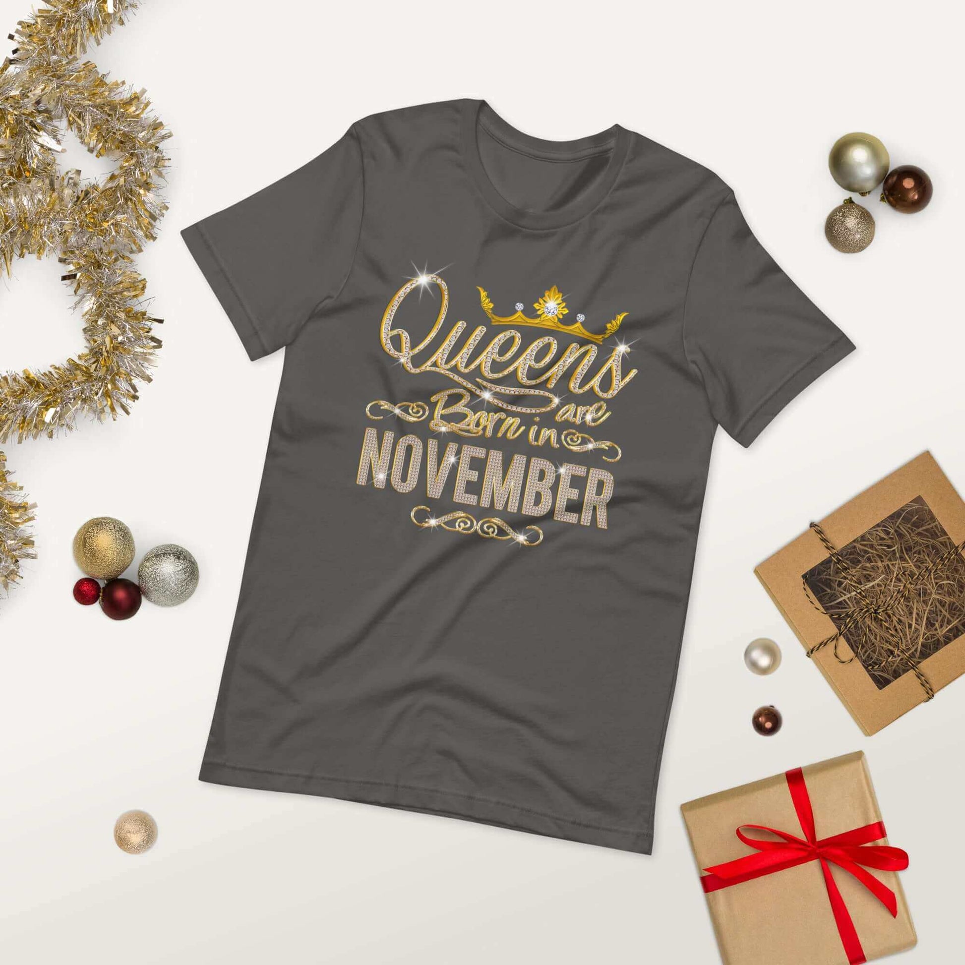 Queens Are Born in November Birthday Gift T-shirt